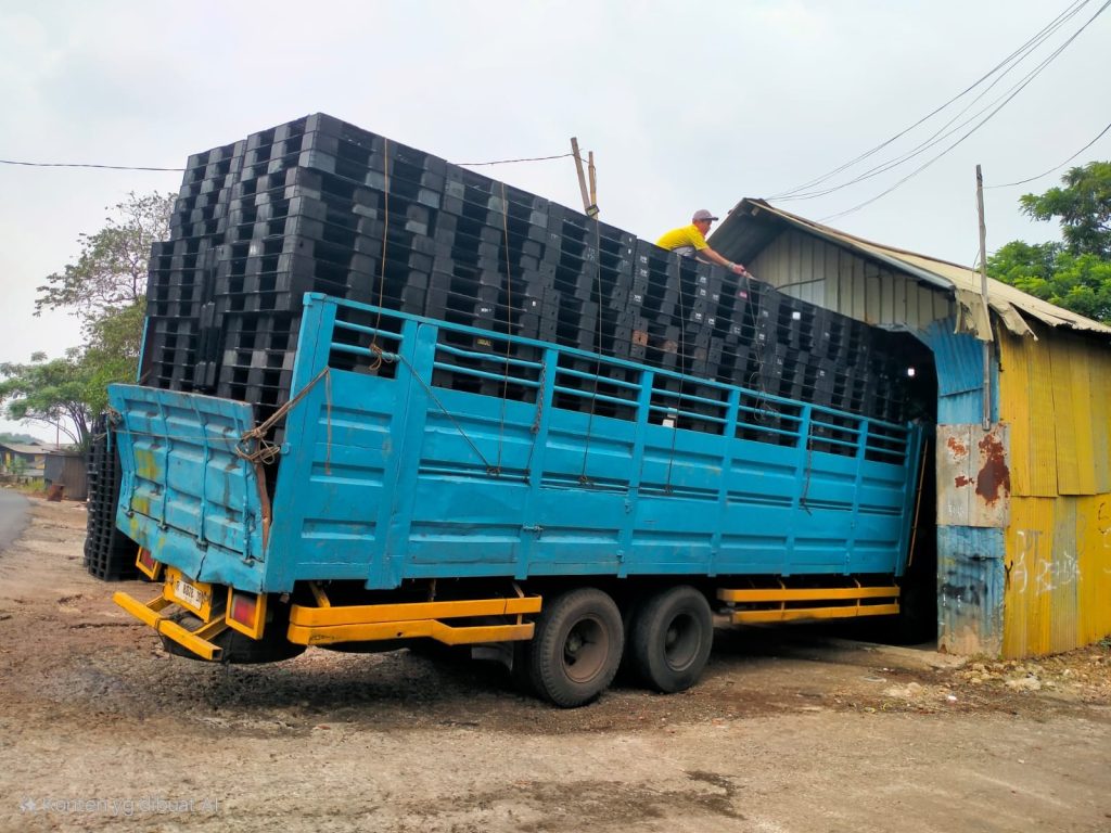 Pallet plastik banten